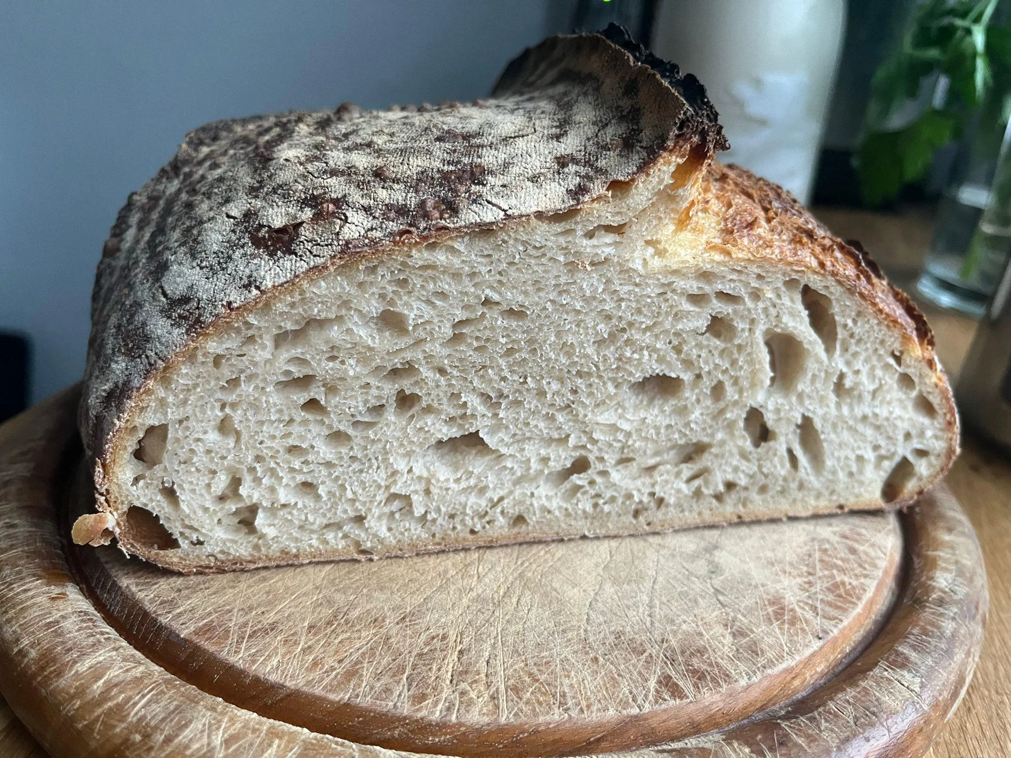 Weizenbrot angeschnitten